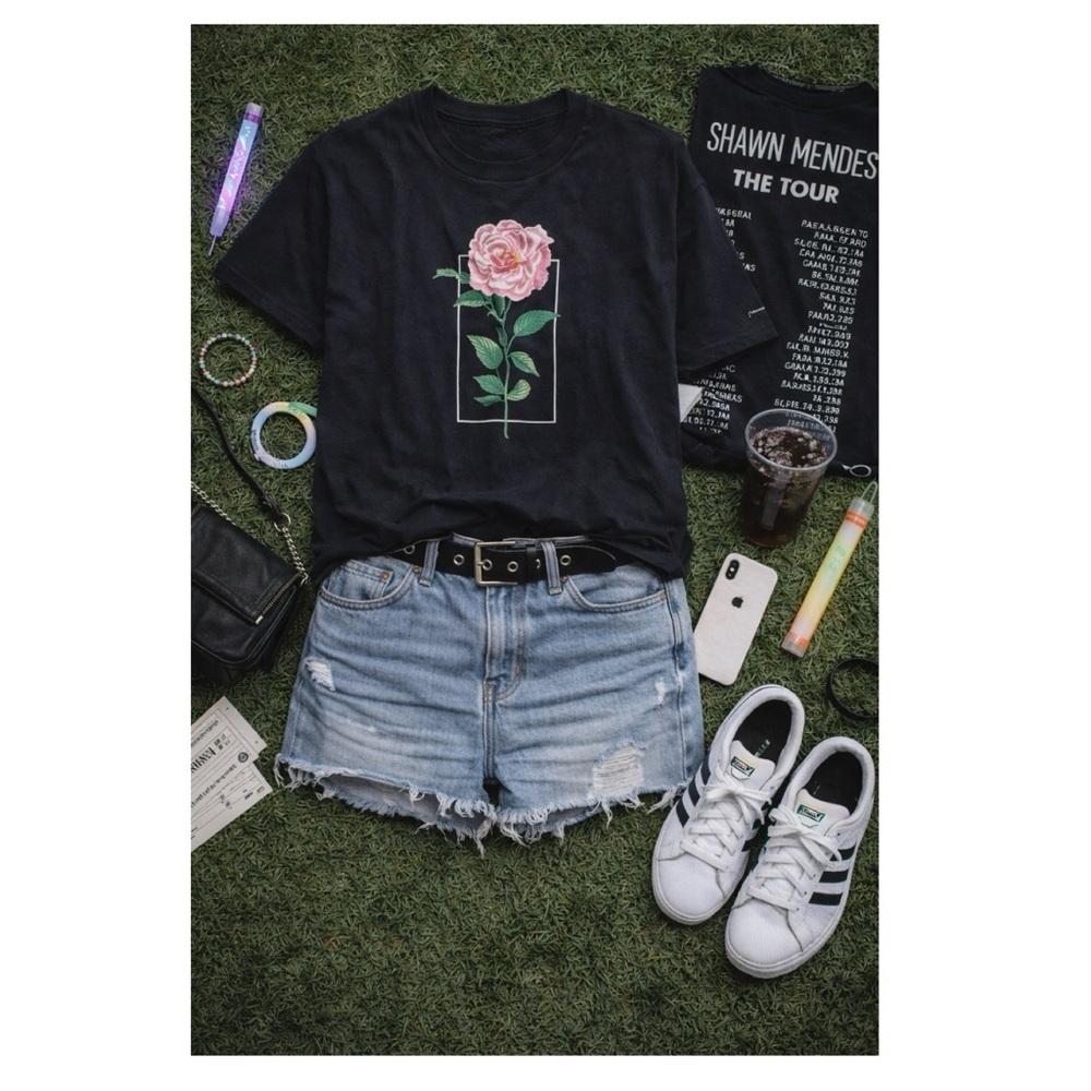 SHAWN MENDES X H&M 2019 The Tour Rose Graphic Tee Sz M Concert Merch Band Fan - Picture 7 of 16